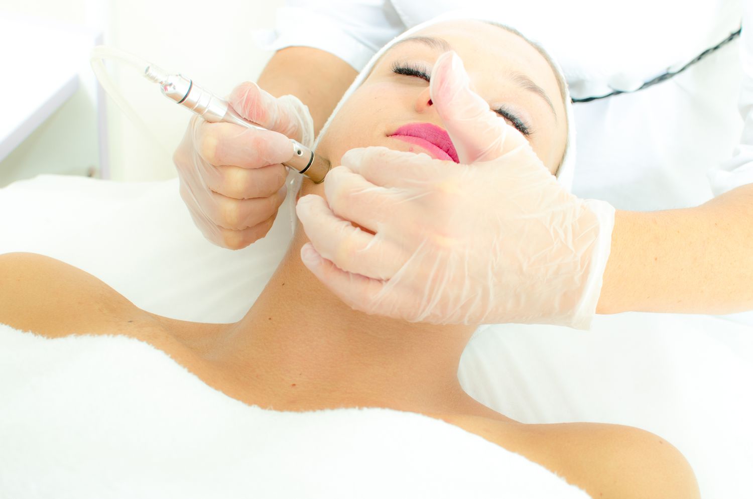 Who can benefit from a hydrating facial treatment?